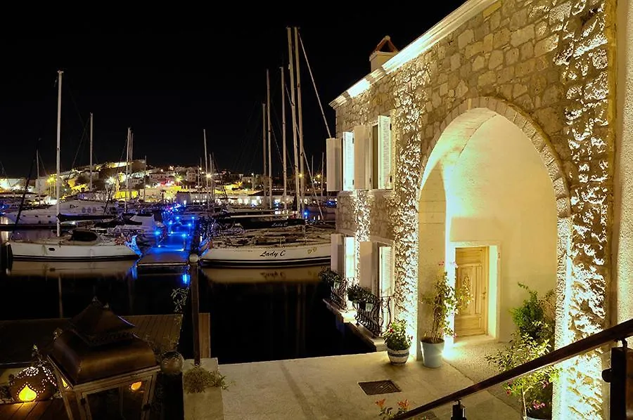 Cesme Marina Konukevi Hostel